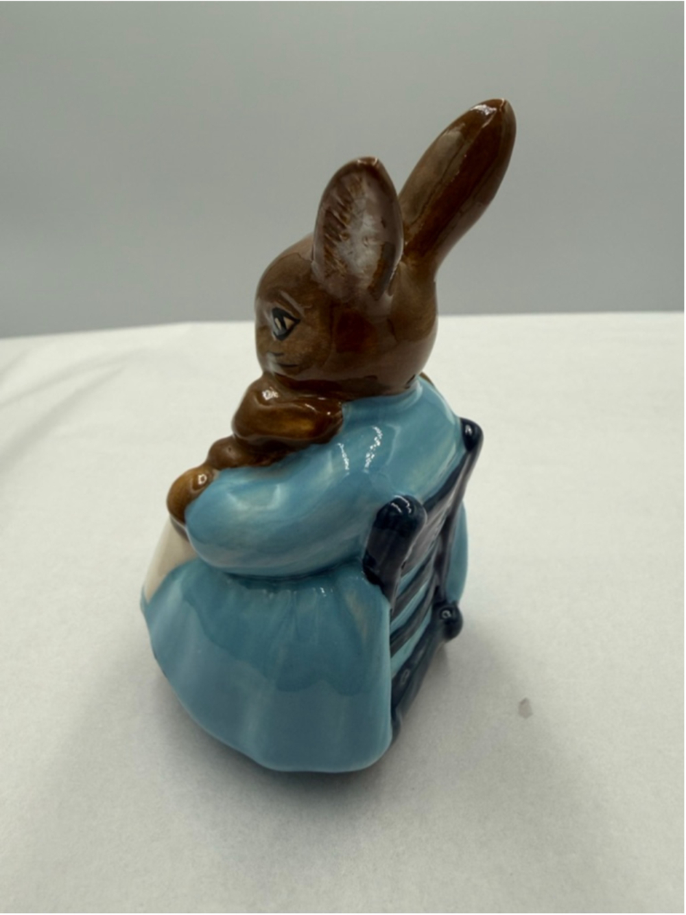 Beswick Mrs. Rabbit and Bunnies Figurine | Beatrix Potter | Schmid - Picture 5 of 12